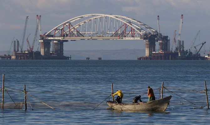 В Кабмине оценили убытки от Керченского моста