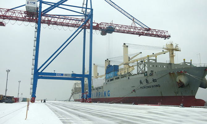 Китайская компания привезла в Украину переездной асфальтный завод