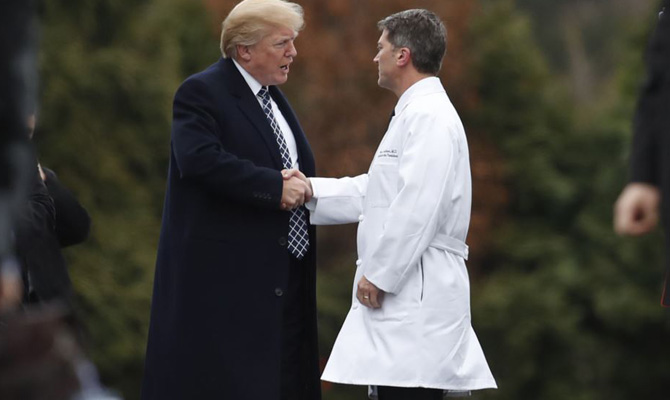 Трамп выдвинул в министры личного врача