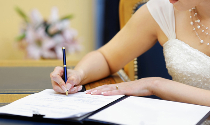 Кабмин распространил упрощенную регистрацию брака еще на 9 населенных пунктов
