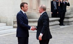 Макрон и Путин провели телефонный разговор