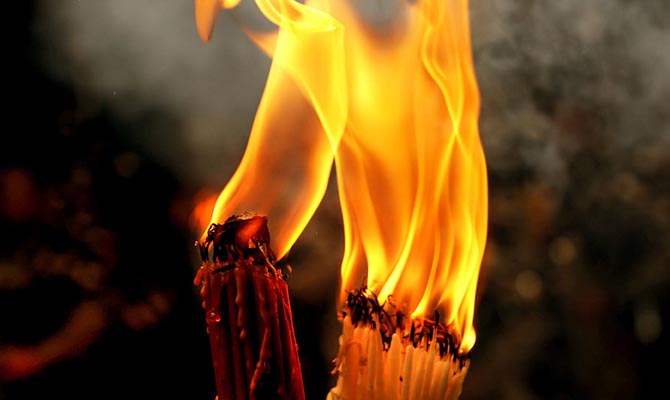 В Иерусалиме сошел Благодатный огонь