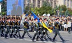 Порошенко распорядился провести военный парад на Крещатике