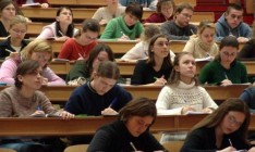 Парламент отказался поднять студентам вузов именные стипендии Рады