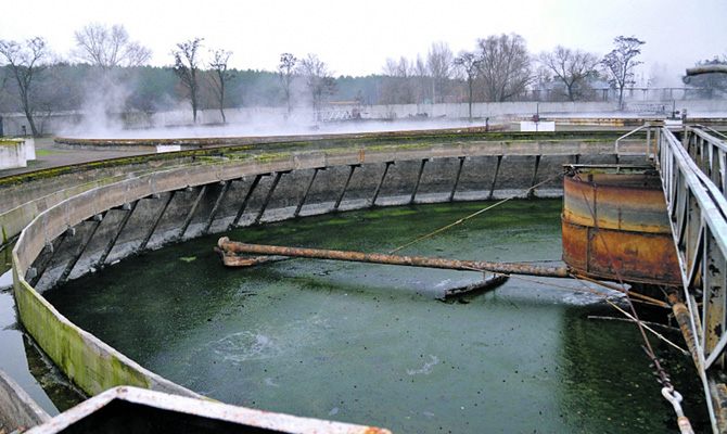 В Киеве повредили дамбу на Бортнической станции аэрации