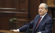 Президент Армении принял отставку правительства