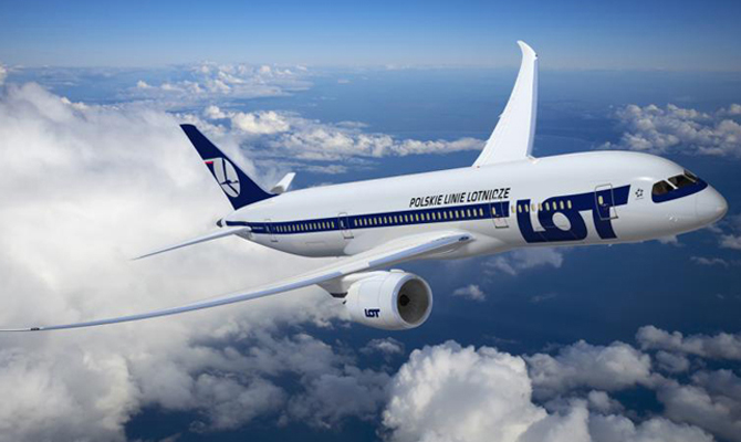 Сотрудники польской авиакомпании LOT угрожают забастовкой