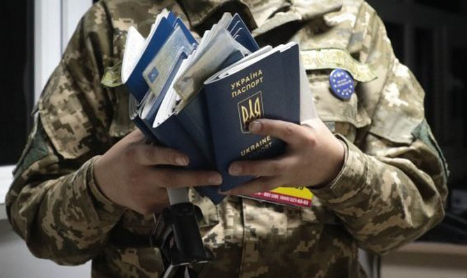 Безвизом воспользовались уже почти полмиллиона украинцев
