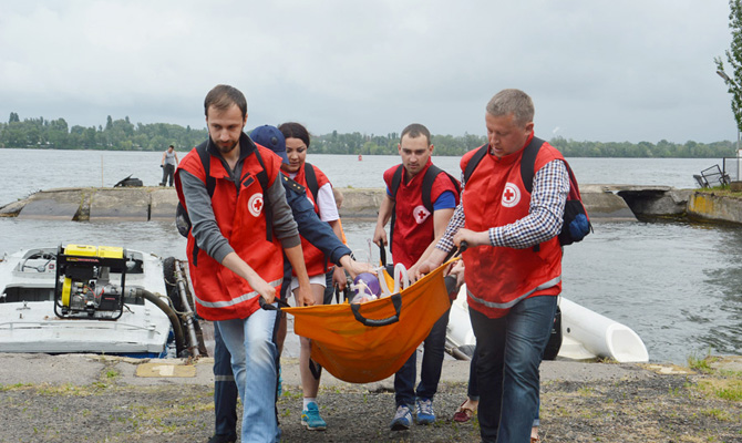На водных объектах в Украине ежегодно гибнут около 1,4 тыс. человек