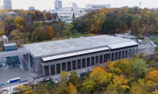 СМИ: Окружение нардепа от БПП стало владельцем вертолетной площадки Януковича