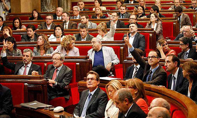 Парламент Каталонии с первой попытки не избрал Кима Торра главой правительства