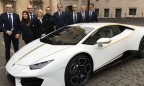 Lamborghini Папы Римского продали на аукционе за 715 тысяч евро