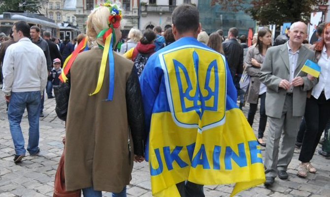 Вступление в ЕС поддерживает почти 60% украинцев