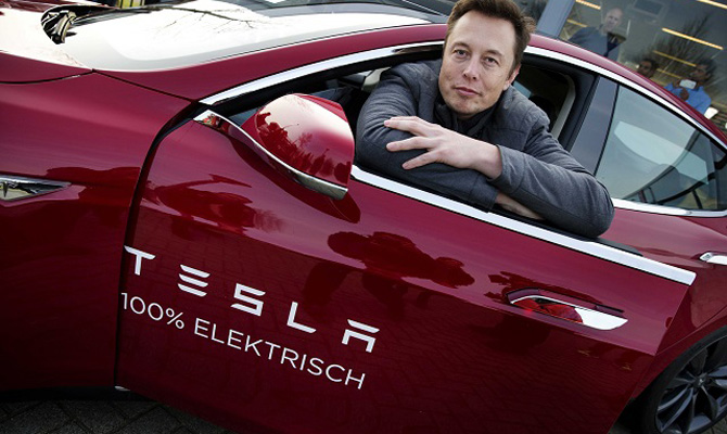 Bloomberg: Акционерам Tesla порекомендовали уволить Илона Маска