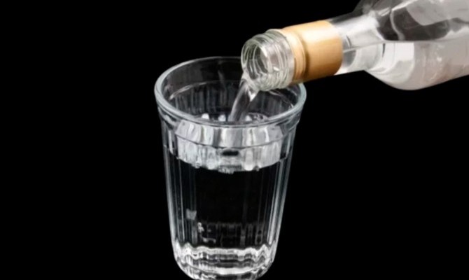 В Борисполе шесть человек погибли из-за отравления суррогатным алкоголем