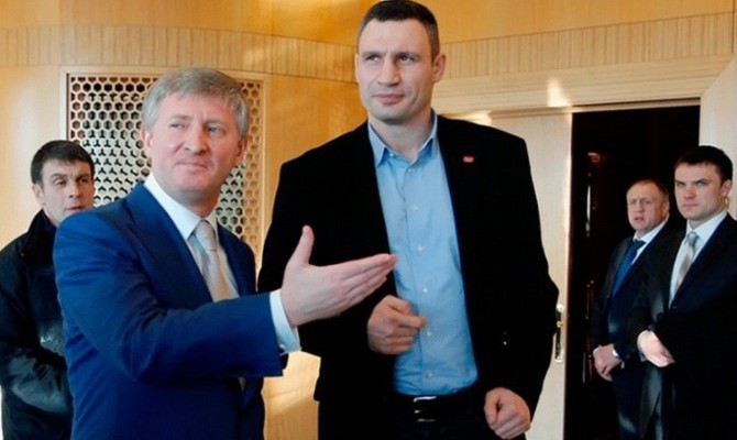 Кличко: Киевляне остаются без горячей воды из-за долгов компании Ахметова