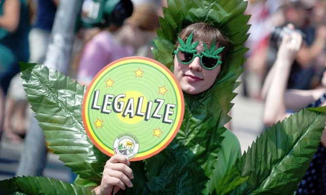 Сенат Канады одобрил легализацию марихуаны