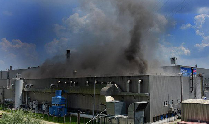 В Баварии загорелся завод BMW