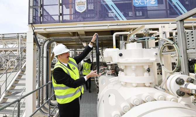 Порошенко посетит Турцию для участия в открытии Трансанатолийского газопровода