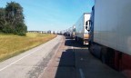 На границе с Россией наблюдается скопление грузовиков