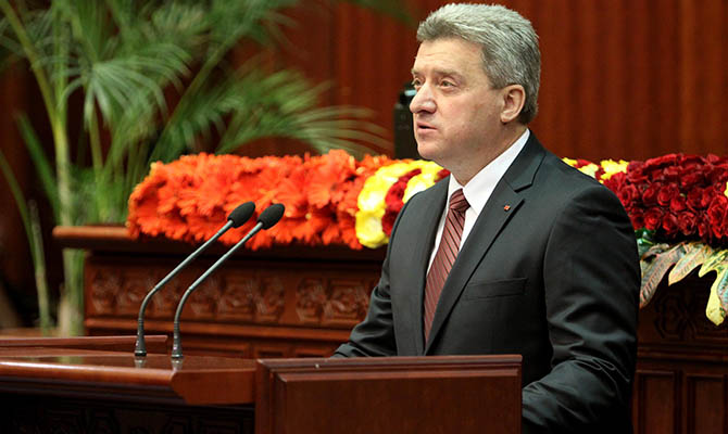 Президент Македонии призвал депутатов начать процедуру своего импичмента