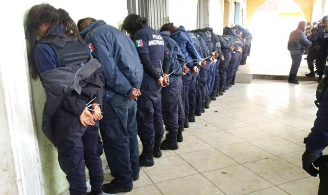 В мексиканском городе Окампо задержали всех полицейских