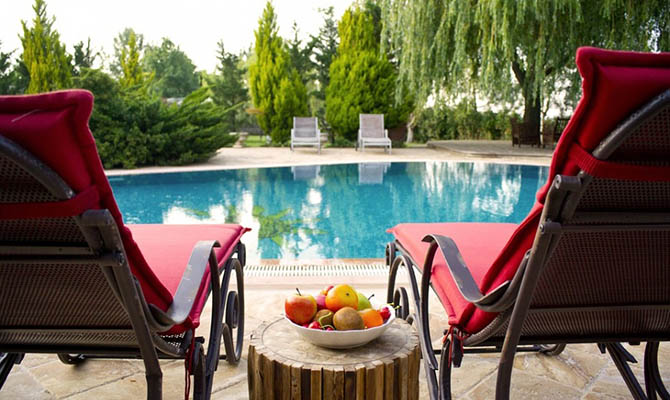 Супрун рассказала, можно ли плавать после еды