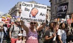 В Лондоне десятки тысяч человек вышли на марш против визита Трампа