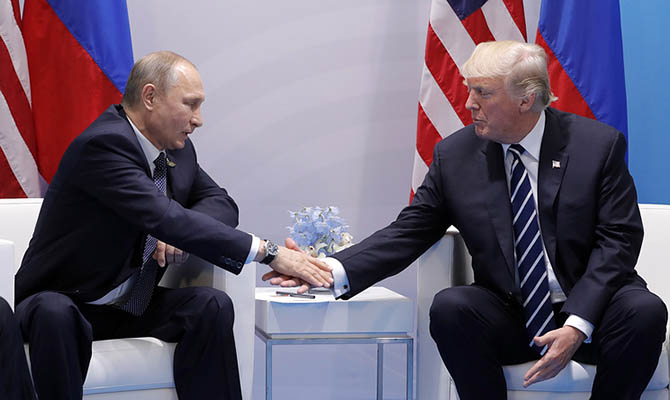 Личная встреча Путина и Трампа уже длится дольше запланированного времени