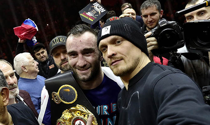 Букмекеры считают равными шансы боксеров Усика и Гассиева