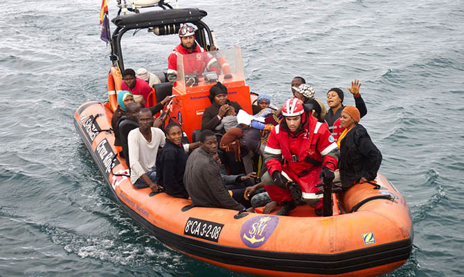 У берегов Испании спасли более 770 мигрантов