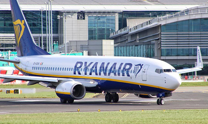 Ryanair распродает билеты из Украины в Европу
