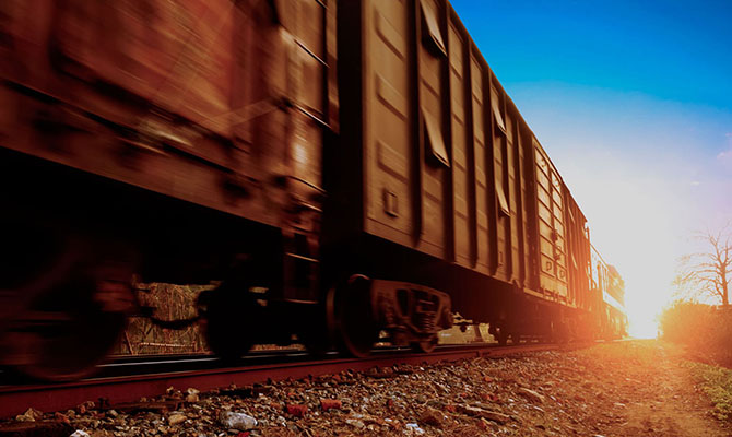 Украина не будет прекращать грузовое железнодорожное сообщение с Россией