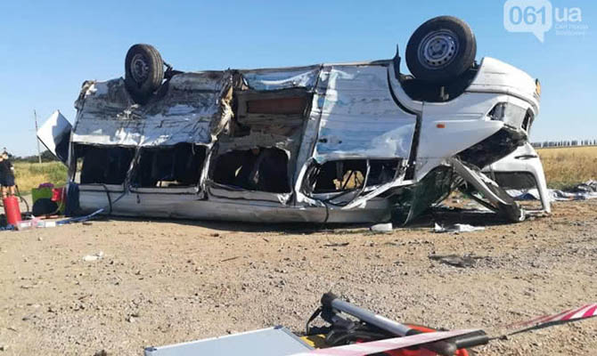 В Запорожской области КамАЗ влетел в маршрутку: погибли 5 человек