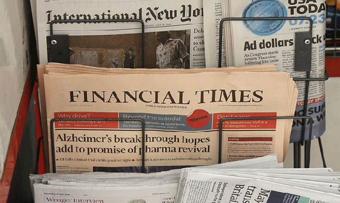 Гендиректор Financial Times согласился вернуть часть зарплаты