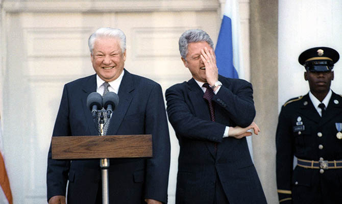 Ельцин предлагал Клинтону тайные переговоры на подводной лодке