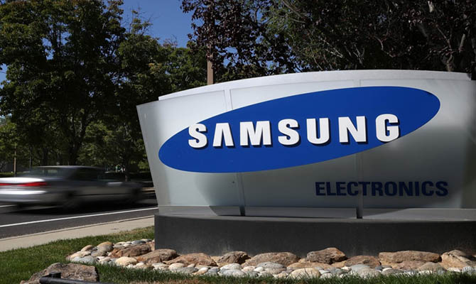 Samsung представит смартфон со сгибающимся экраном
