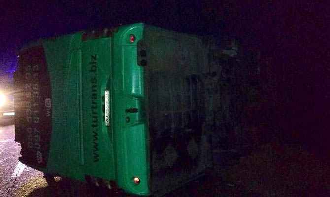 В Львовской области автобус столкнулся с легковушкой: есть жертвы