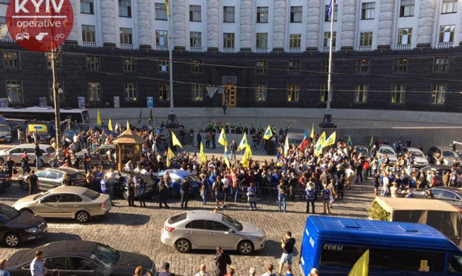 В Киеве снова митингуют владельцы «евроблях»