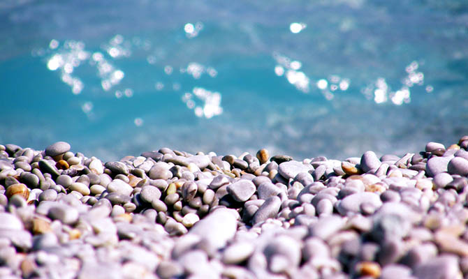 В Греции ввели штраф до €1 тысячи для тех, кто забирает гальку с пляжа