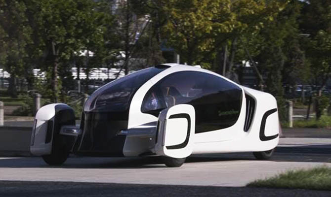 В Японии показали электромобиль, почти полностью сделанный из пластмассы