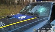 В Ровенской области копатели янтаря побили машины полиции