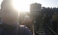 Киевляне с утра блокировали городскую электричку: опаздывает и имеет мало вагонов