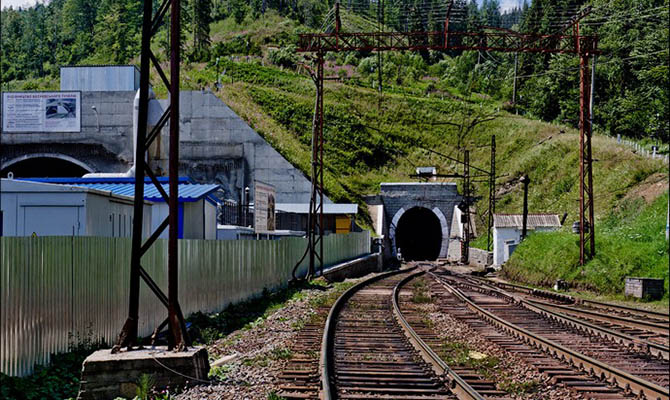 Новый Бескидский тоннель почти не увеличил грузопоток «Укрзализницы»