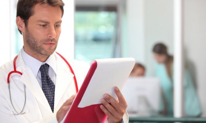 Немецкие врачи рассказали, как правильно лечить рак прямой кишки