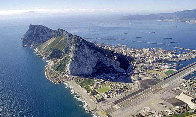 Испания может проголосовать против соглашения по Brexit из-за Гибралтара
