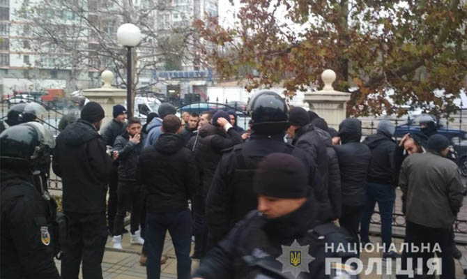 В суде Одессы массовая драка, десятки задержанных