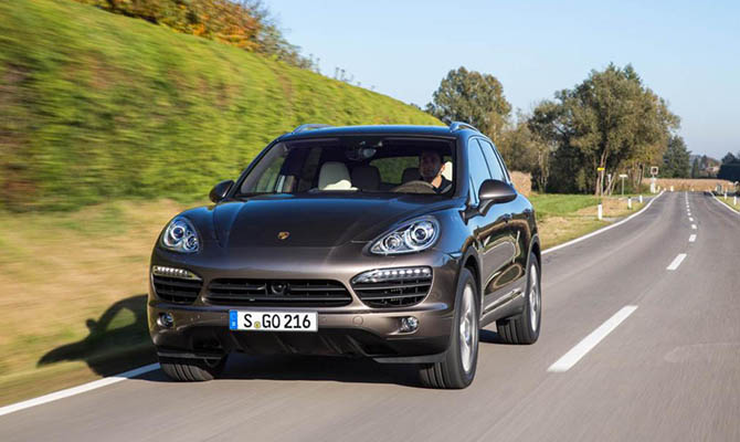 Porsche отзовет в США Macan и Cayenne из-за креплений для лыж