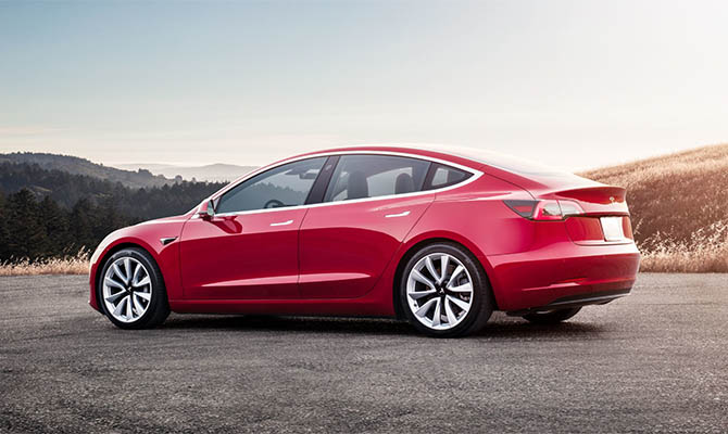 Tesla Model 3 теперь можно официально доставить в Украину