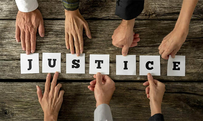 Словарь Уэбстера назвал слово 2018 года